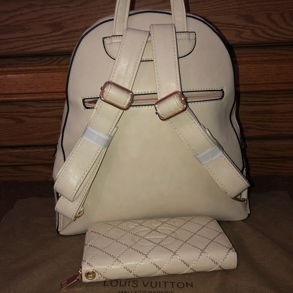 Backpack - Picture 4 of 4